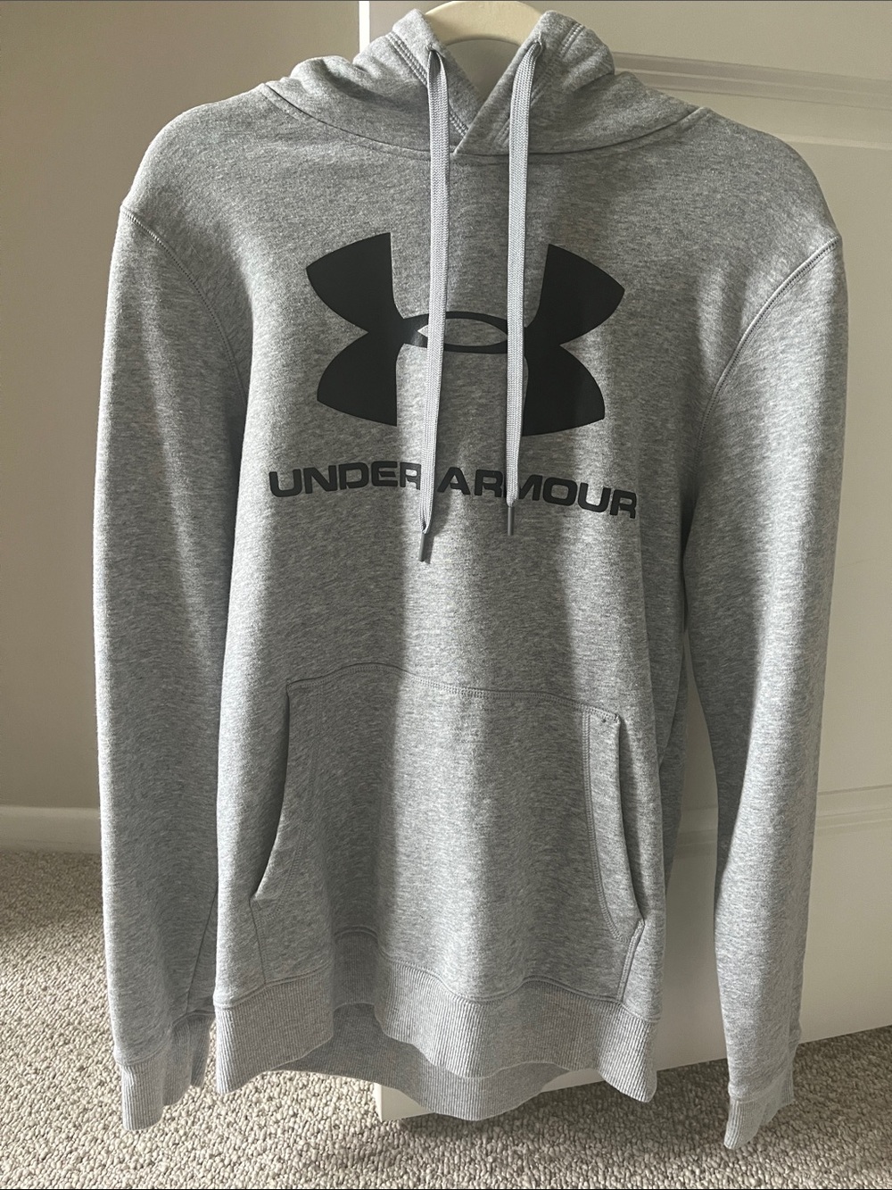Gray Under Armour Fleece Pullover w/ Black Under Armour Log Hoodie Men's Medium